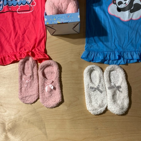 Girl’s Pajama Bundle with Plush size 8 (HU) - Picture 9 of 13